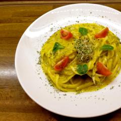 Radish - "Udon" - noodles with sprouts and mango - sauce