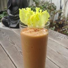 Apple - banana - carob - smoothie