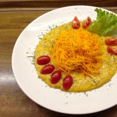 Pumpkin-angelhair-"pasta" with persimmon - orange - sauce