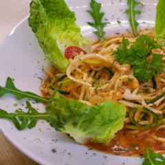 Pineapple - zucchini - cabbage - noodles